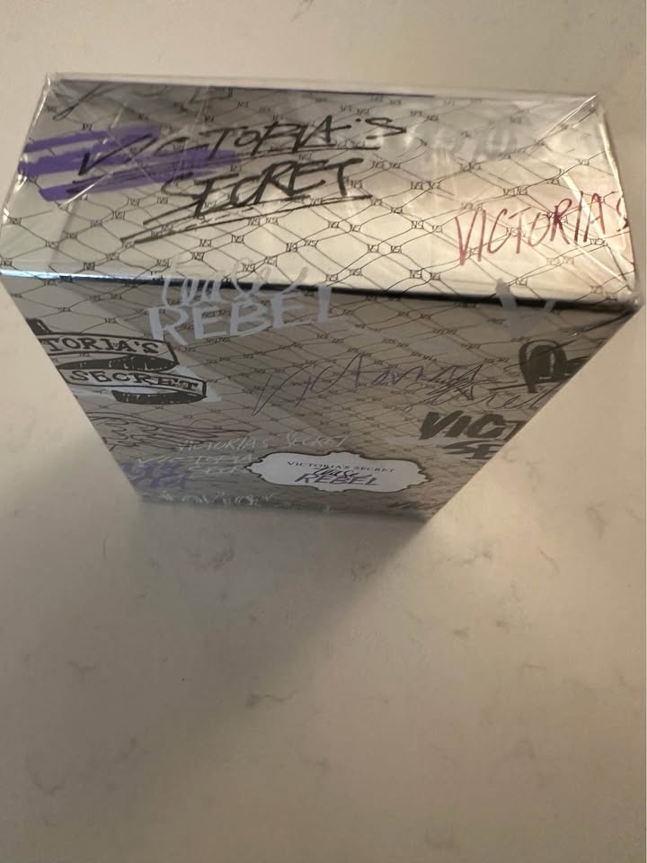 Victoria's Secret Tease Rebel Eau de Parfum 100ml - photo 2