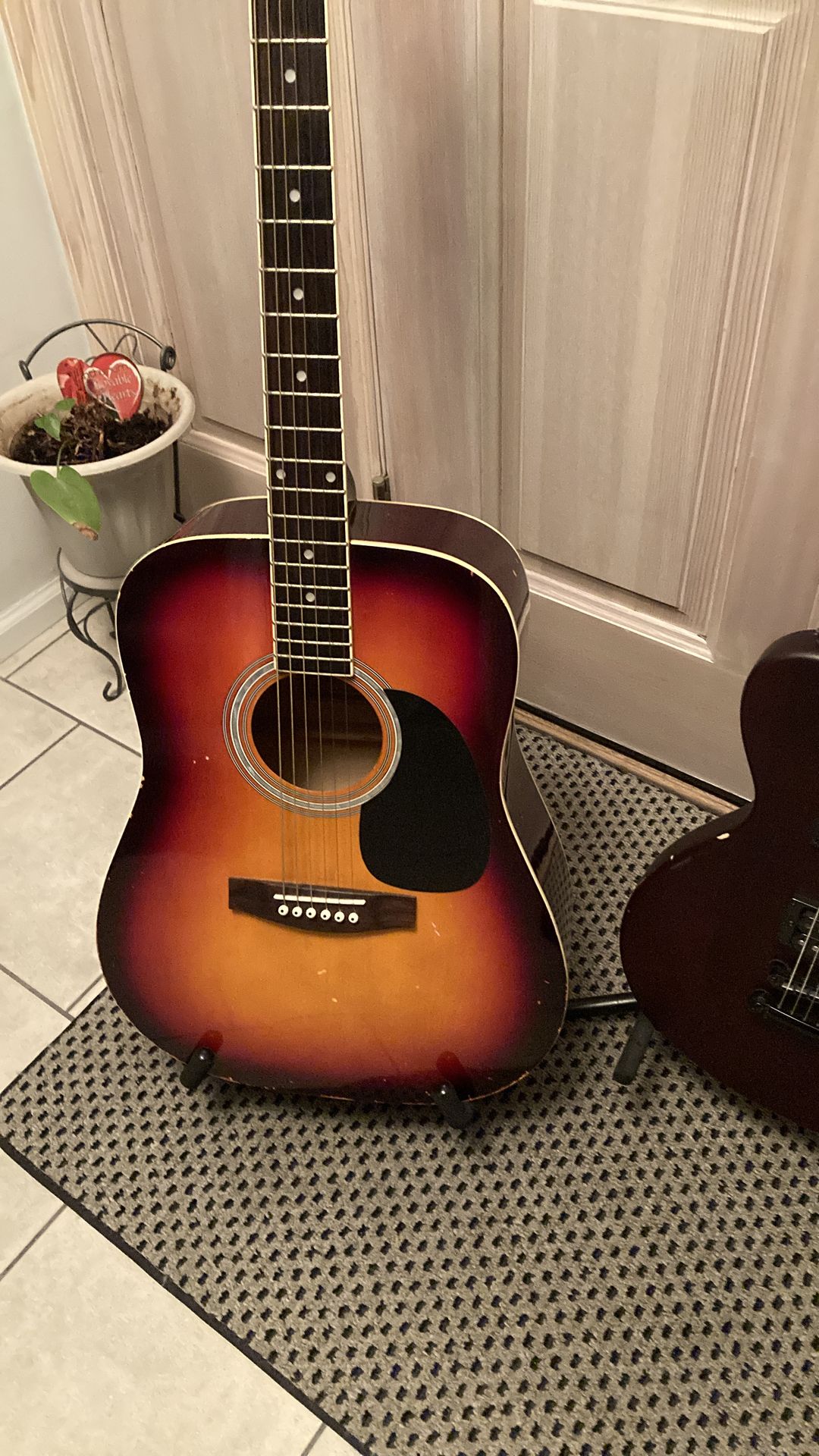 2 Guitars: Acoustic-Electric & Electric - photo 3