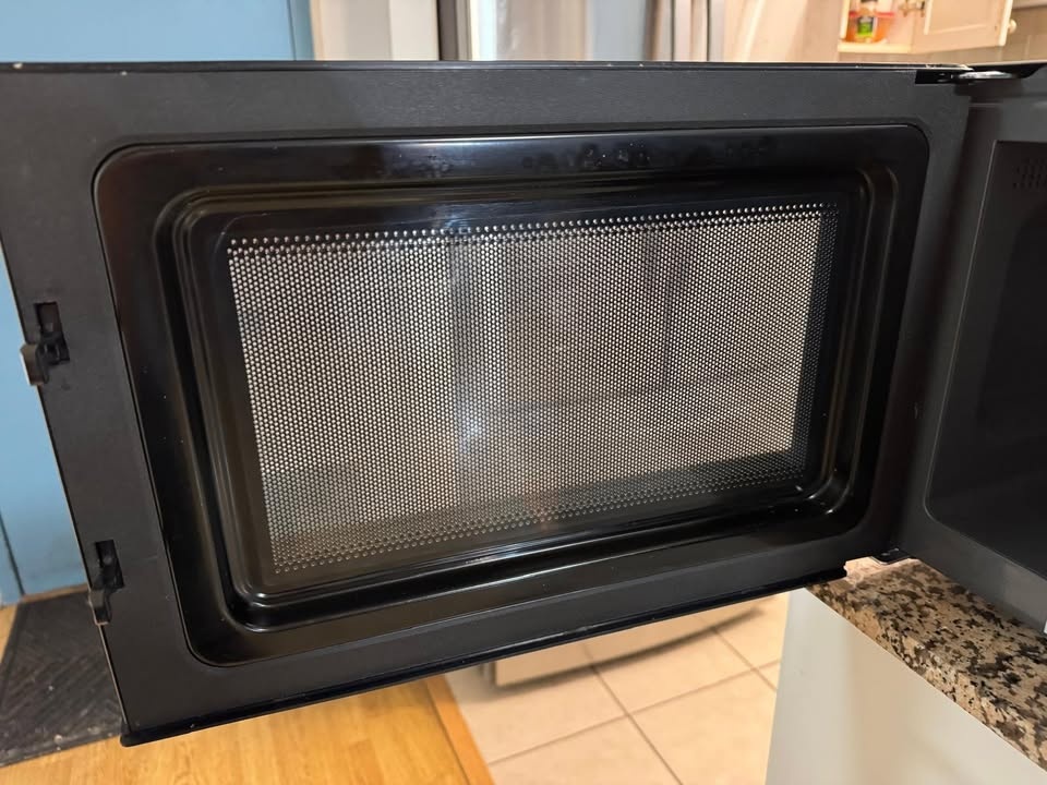 Panasonic NN-SD66LS Genius 1.3 cu. ft. Inverter Microwave - photo 4