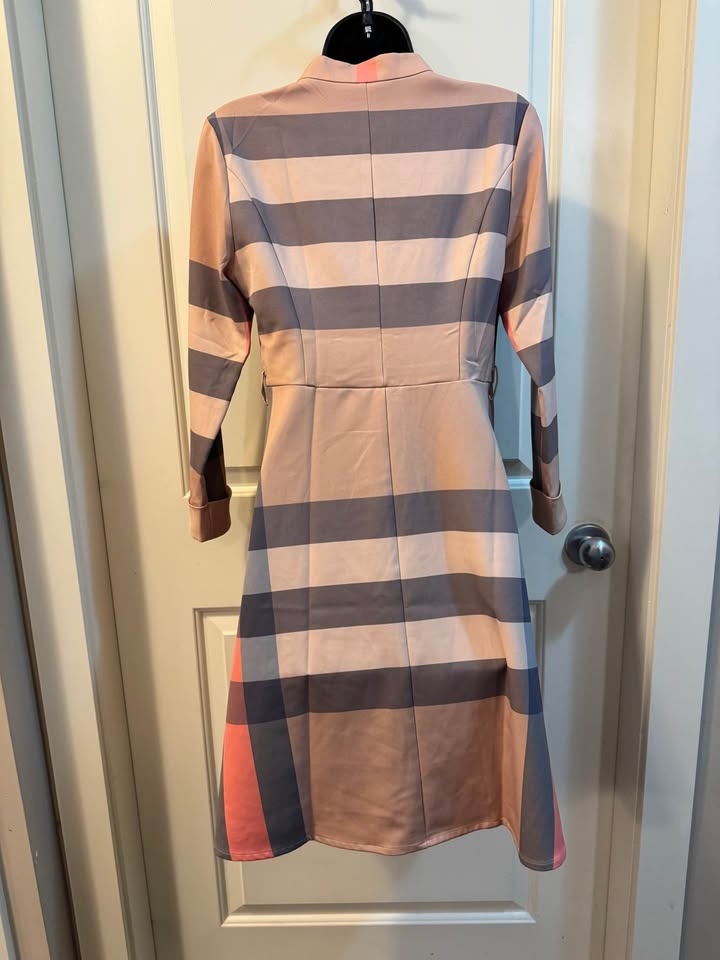 Burberry London England Pink & Blue Mega Check Shawl Collar Dres - photo 3