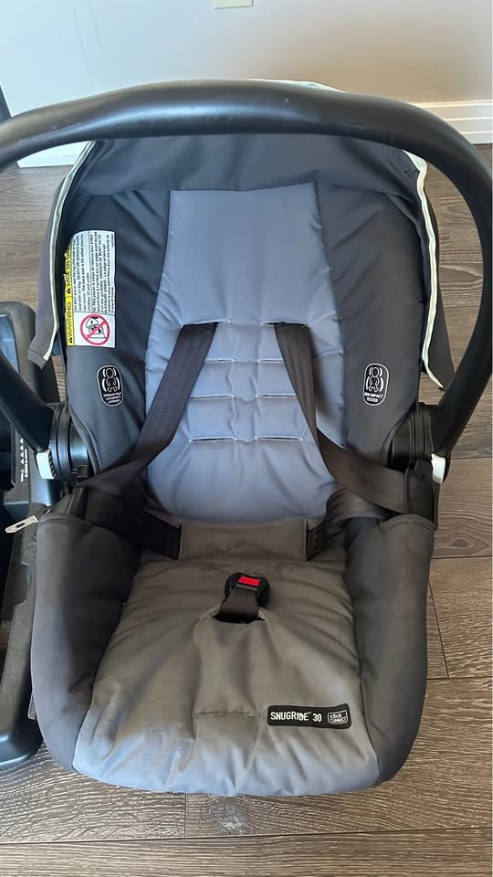 Graco SnugRide 30 Click Connect Infant Car Seat w/ Base - photo 2