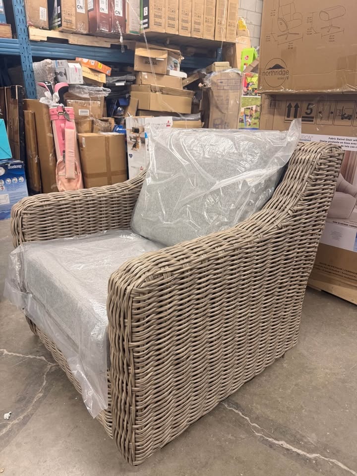 4 piece patio set. Beige/black wicker with metal coffee table - photo 2