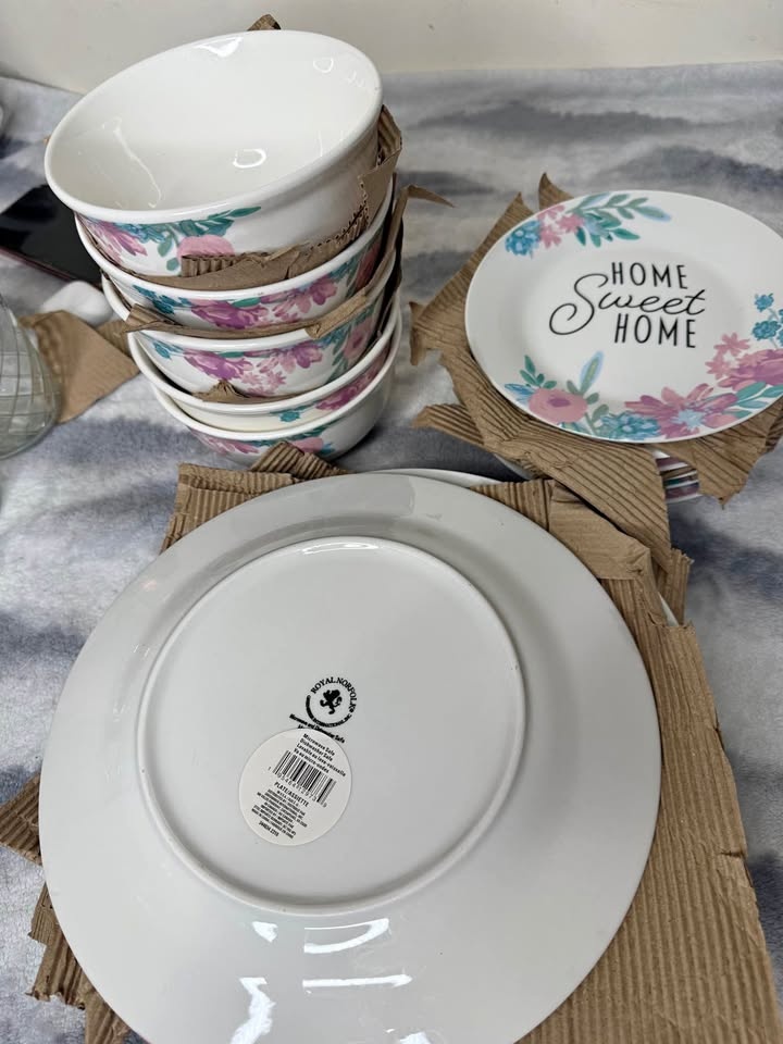 Dish Set $35 New