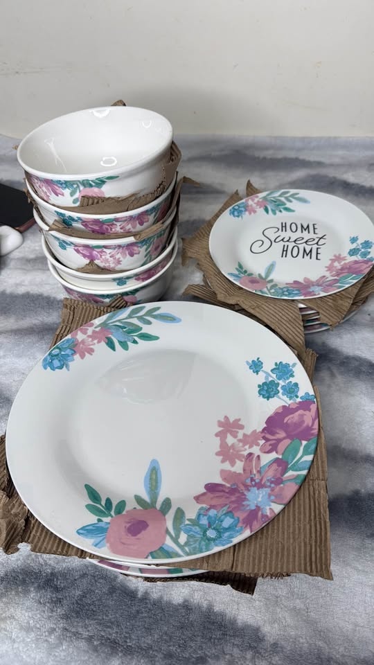 Dish Set $35 New - photo 4