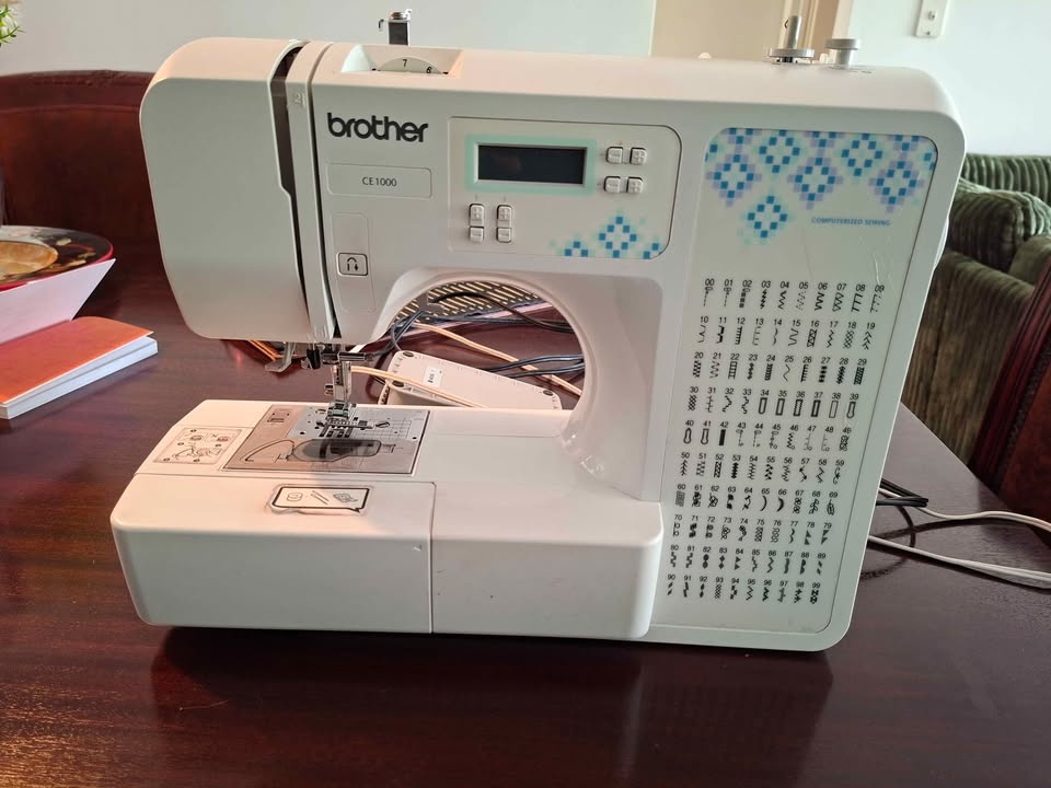 Brother CE1000 Sewing Machine - photo 2