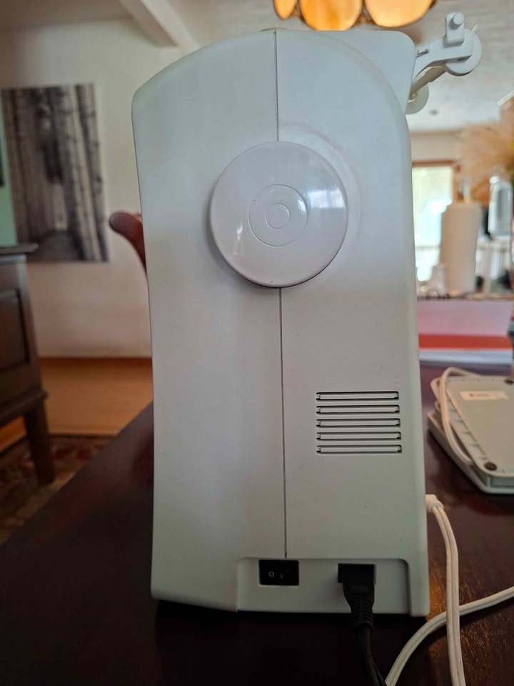 Brother CE1000 Sewing Machine - photo 5