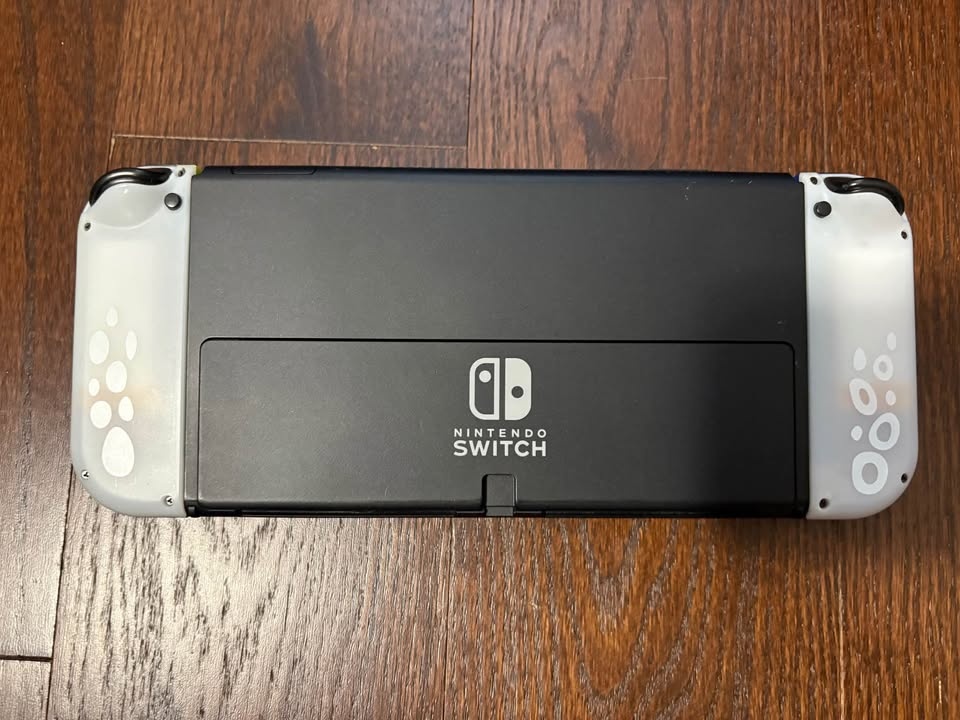 Used like new Nintendo Switch Console Bundle - photo 3