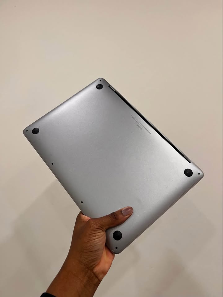 MacBook Pro with Touch Bar - photo 4