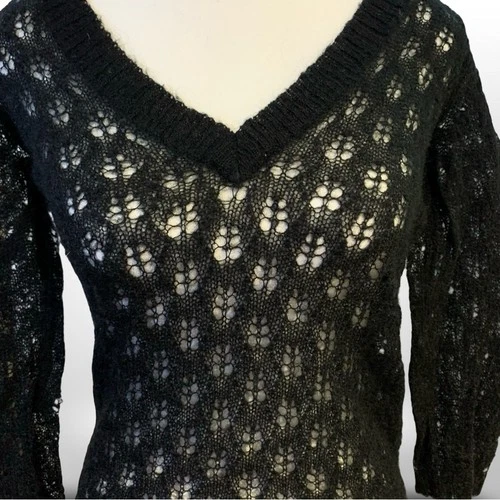 Smart Set Black Sheer Crochet Knit V-Neck Sweater Junior S Whims - photo 3