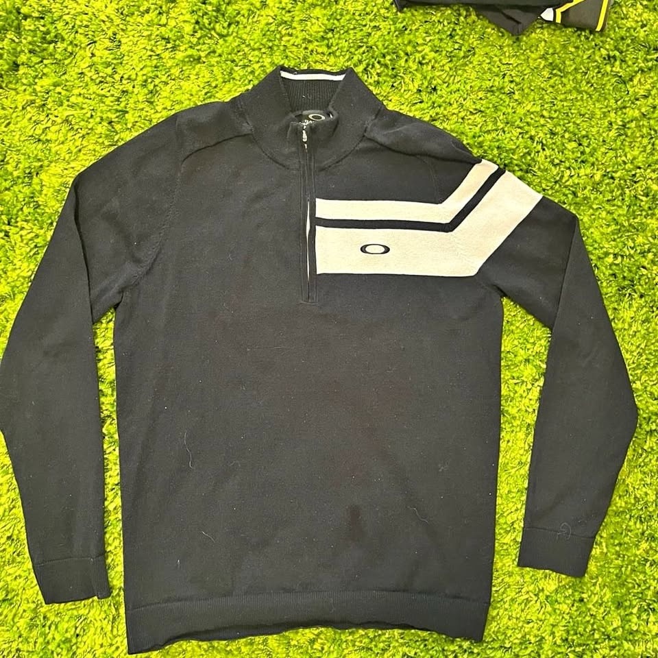 Oakley Men's Black/White Striped 1/4 Zip Pullover Knit Sweater