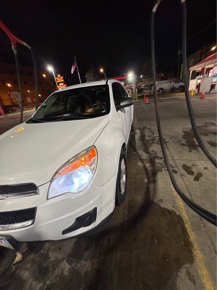 2013 Chevrolet Equinox LS Sport Utility 4D - photo 3