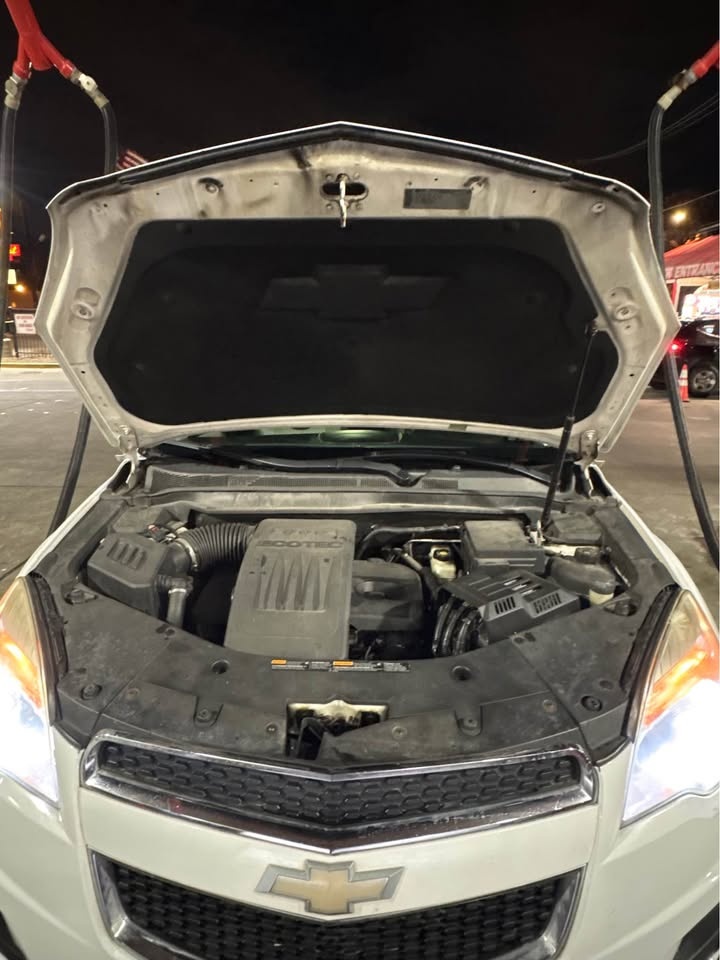 2013 Chevrolet Equinox LS Sport Utility 4D - photo 4