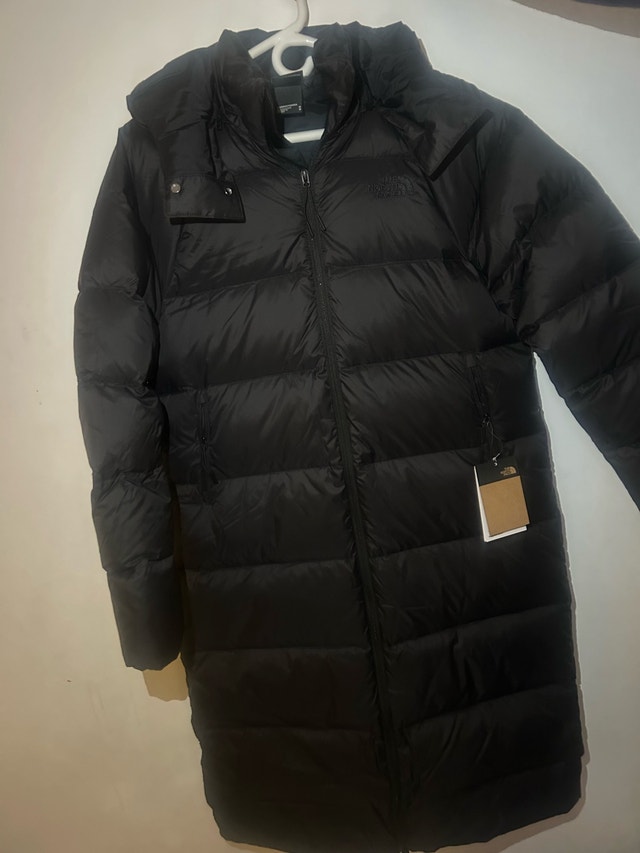 The North Face women’s long down parka Jacket. Priced to sell! - photo 2