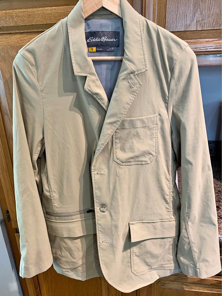 Eddie Bauer Mens Ultimate Voyager Travel Blazer