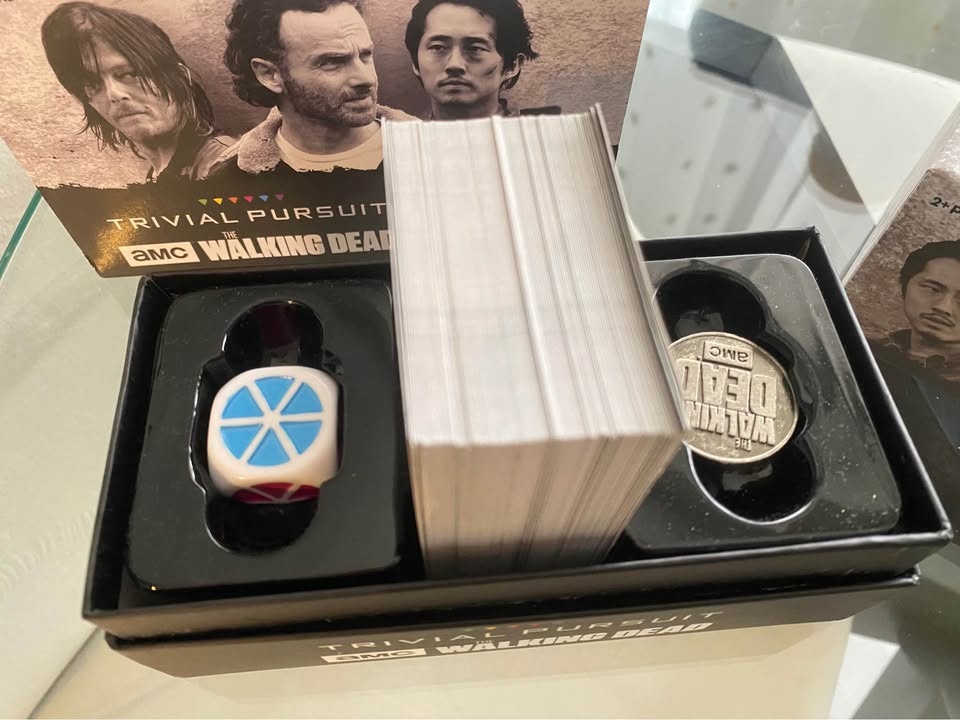 Trivial Pursuit AMC Walking Dead - photo 2