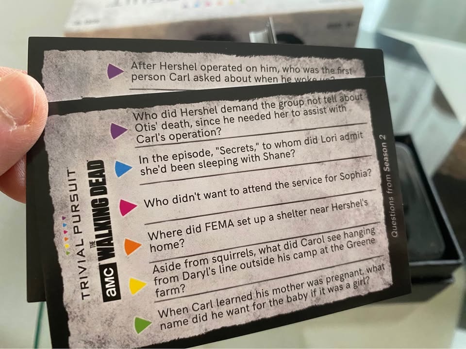 Trivial Pursuit AMC Walking Dead - photo 3