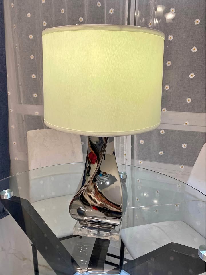Warm Nightstand Lamp