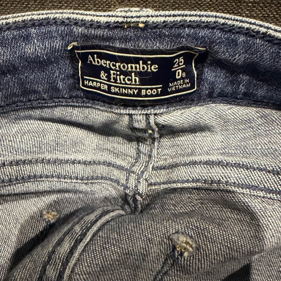 A&F, Uniqlo Women's Jeans (Sizes 24, 25) - photo 3