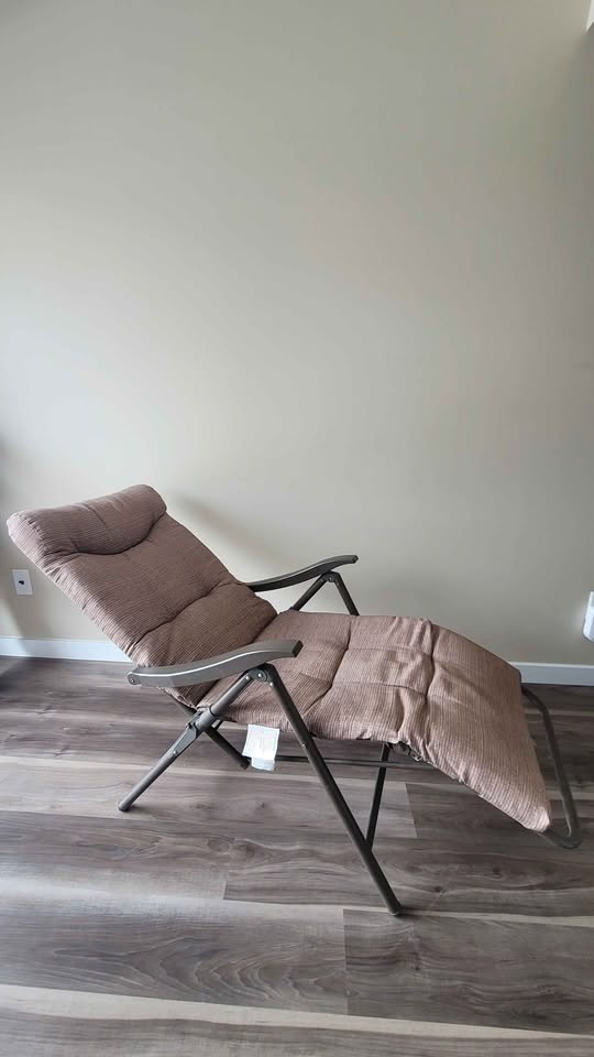 Comfy Padded Folding Recliner Chair - photo 5