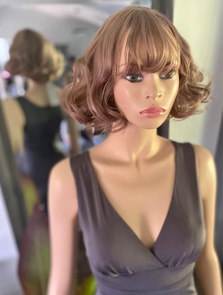 NWT Short Wavy Synthetic Cosplay Wig with Bangs (2009)