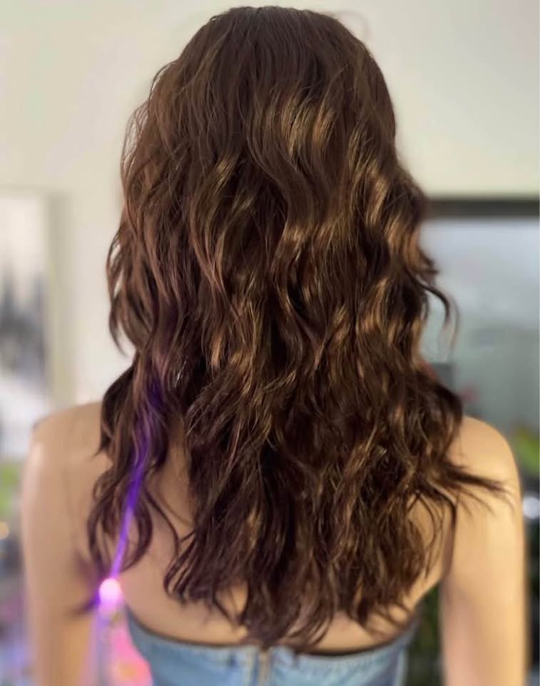 NWOT: Long Voluminous Wavy Brown Synthetic Wig (2339) - photo 2