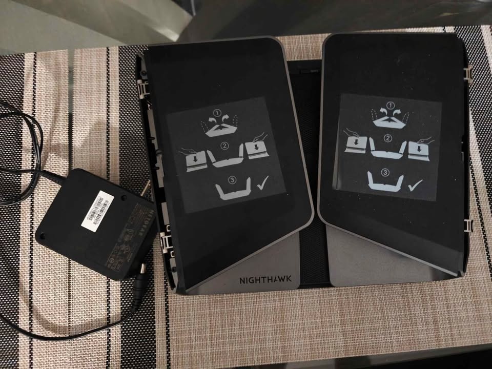 NETGEAR Nighthawk AX8 - photo 2