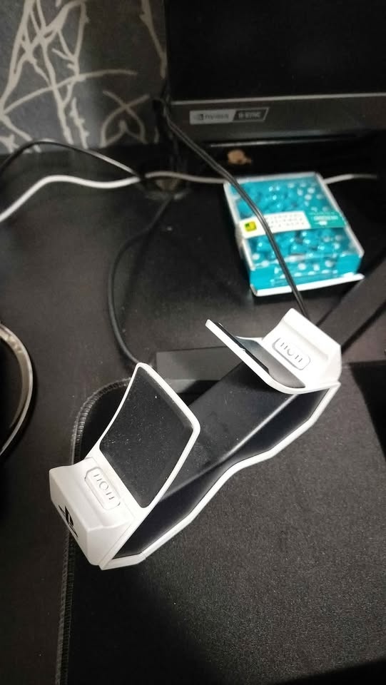 PS5 DualSense Charging Station - photo 2