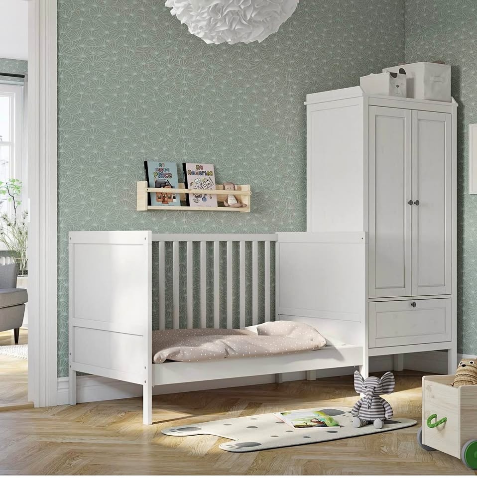 White convertible baby crib