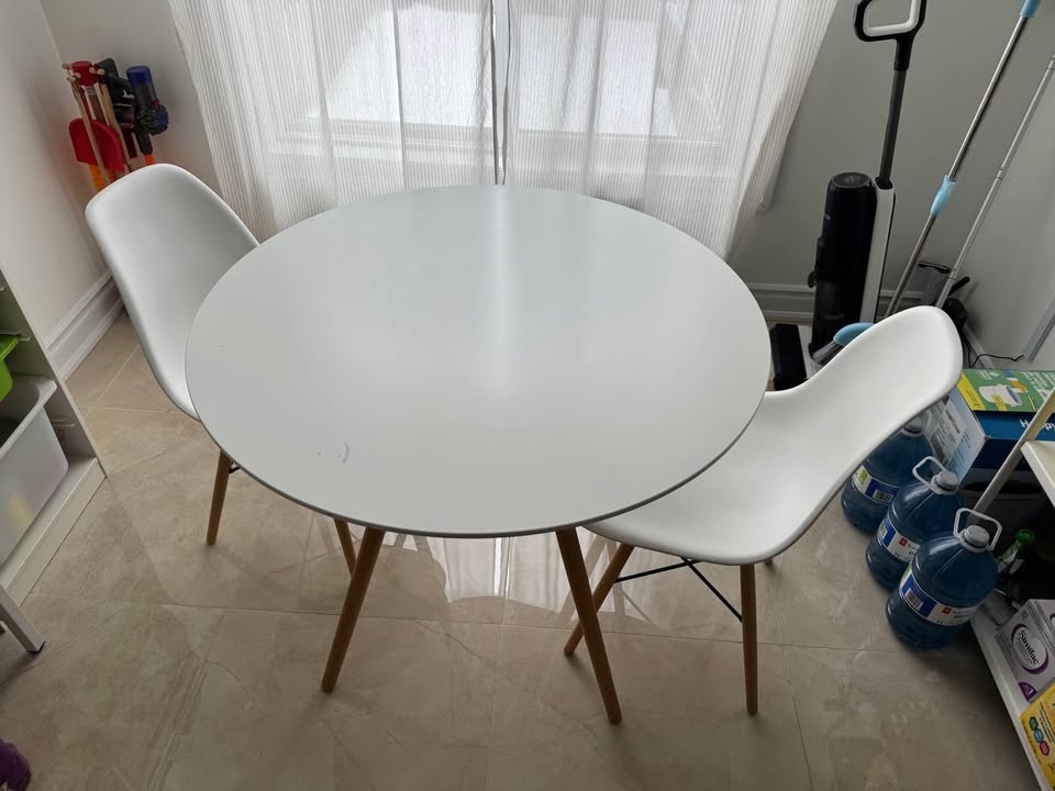 Round White Table and 2 Chairs - photo 2