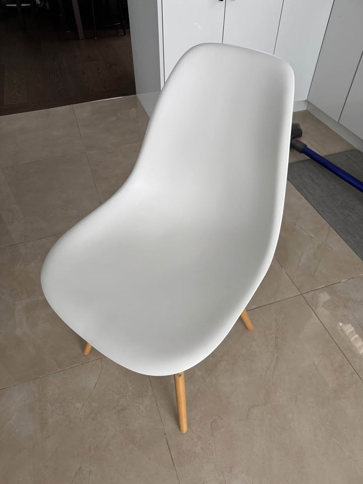 Round White Table and 2 Chairs - photo 3