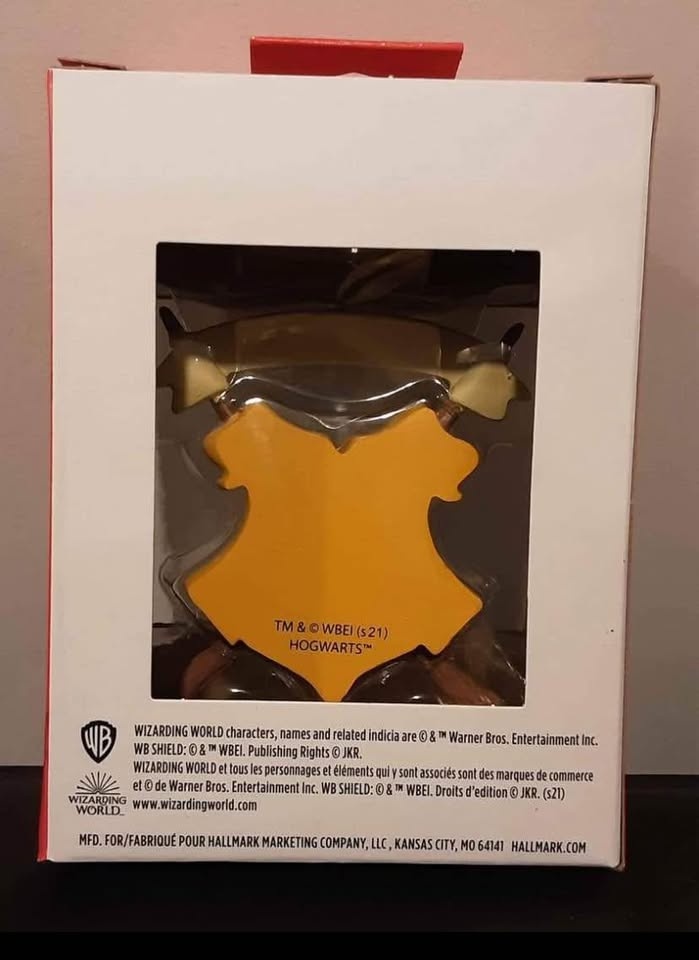 NIB Hallmark Harry Potter Hogwarts Crest Ornament - photo 4