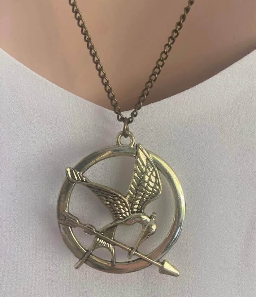 NEW: Hunger Games Katniss Everdeen 24-inch Chain Bronze Mo - photo 2