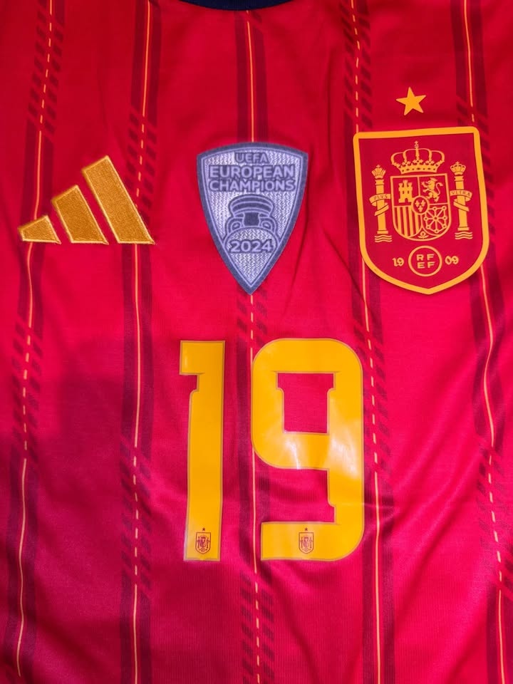 Spain 2026 World Cup Home Jersey - Player Version - Lamine Yamal - photo 3