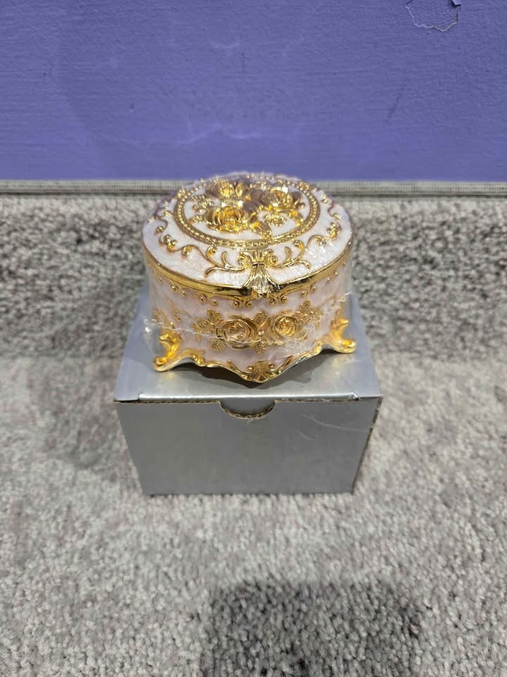 Brand New | Vintage Metal Jewelry Box Round Trinket Organizer - photo 5