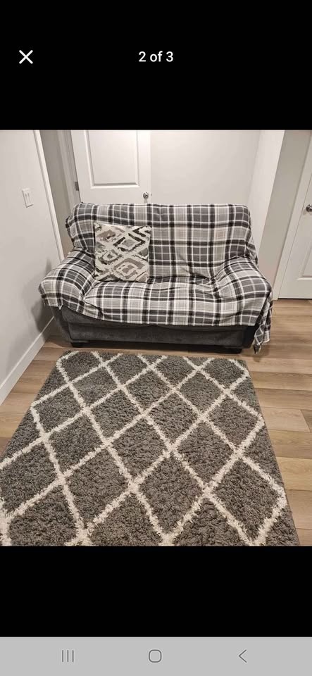 5ft x 7ft Gray and White Rug - photo 2