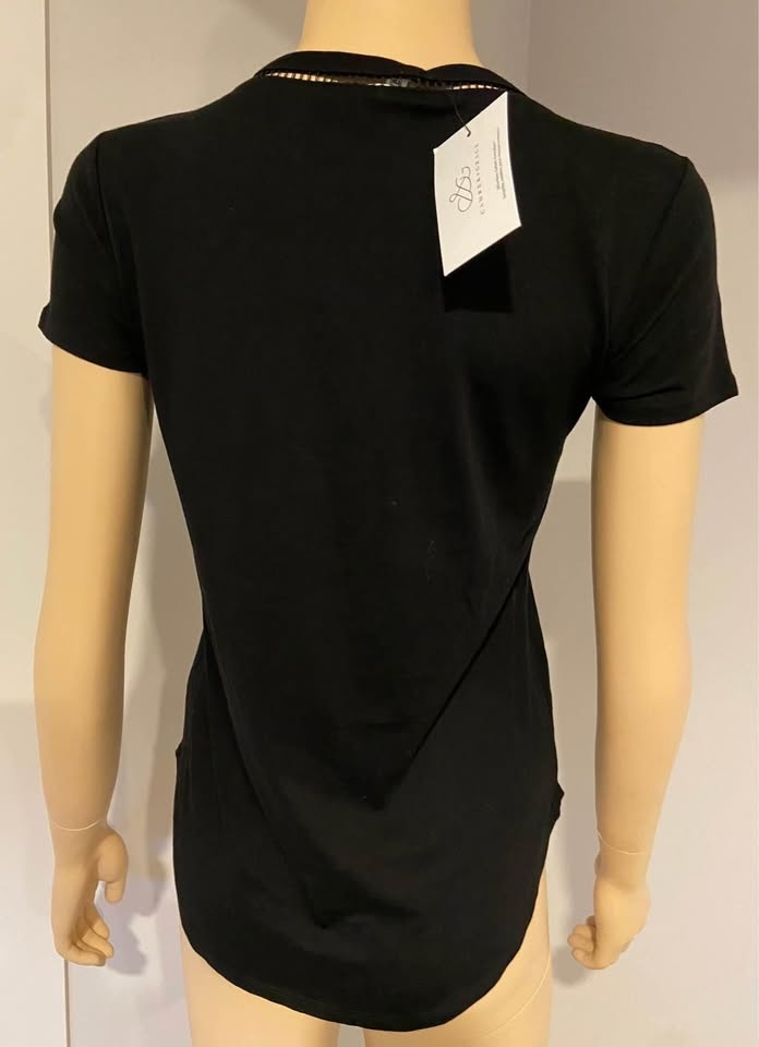 NWT: Camber & Grace Black Cotton V-Neck T-Shirt (Size - photo 4