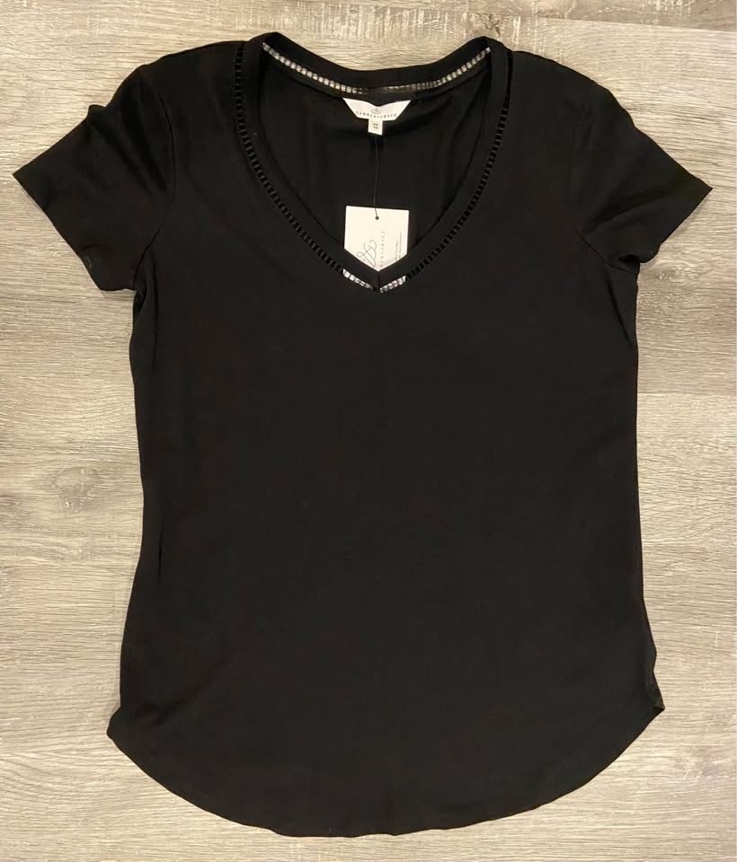 NWT: Camber & Grace Black Cotton V-Neck T-Shirt (Size - photo 5