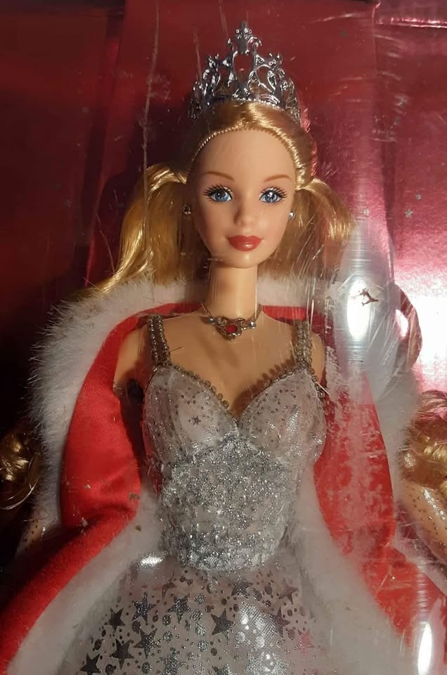 NIB: Mattel Holiday Barbie 2001 - photo 4