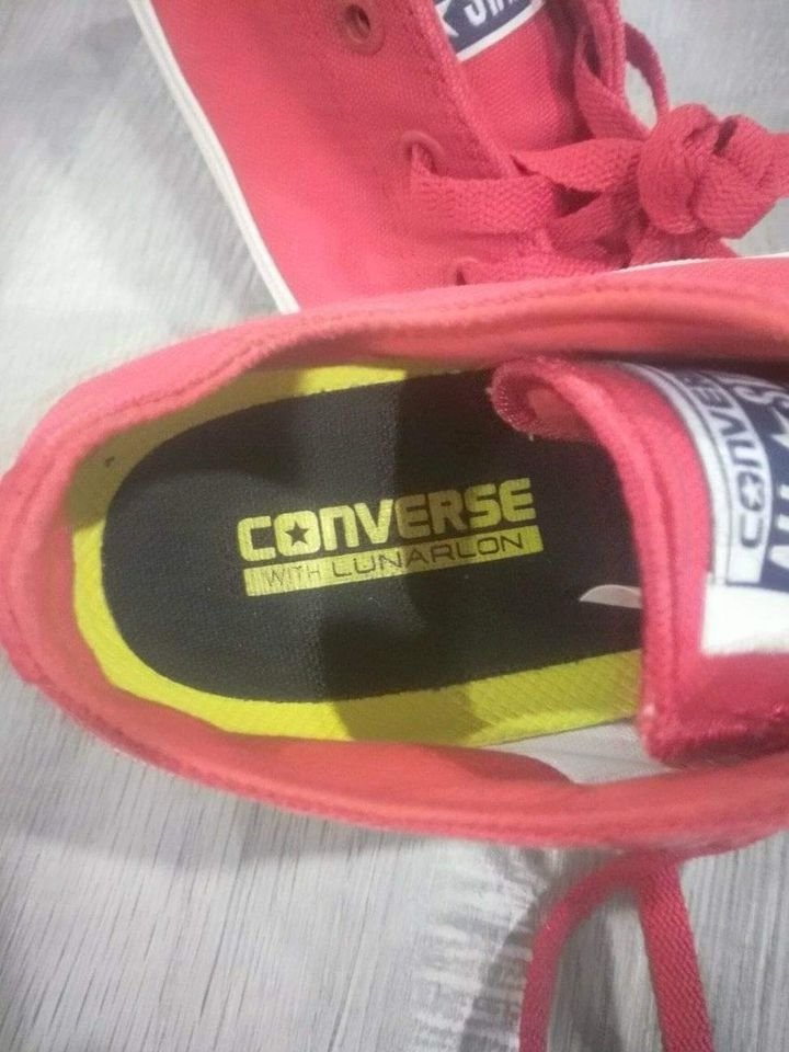 EUC: Converse All Star Red Canvas Shoes - Youth Size Kids US 2 - photo 5