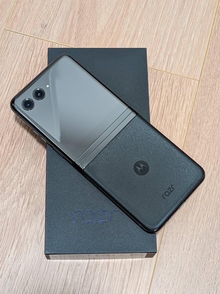 Motorola Razr+ 2023 (XT2321-3) 256GB - photo 4