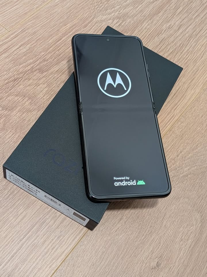 Motorola Razr+ 2023 (XT2321-3) 256GB - photo 5