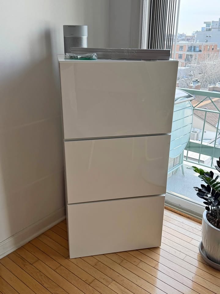 IKEA BESTÅ / TOFTA White Cabinets – Set of 3