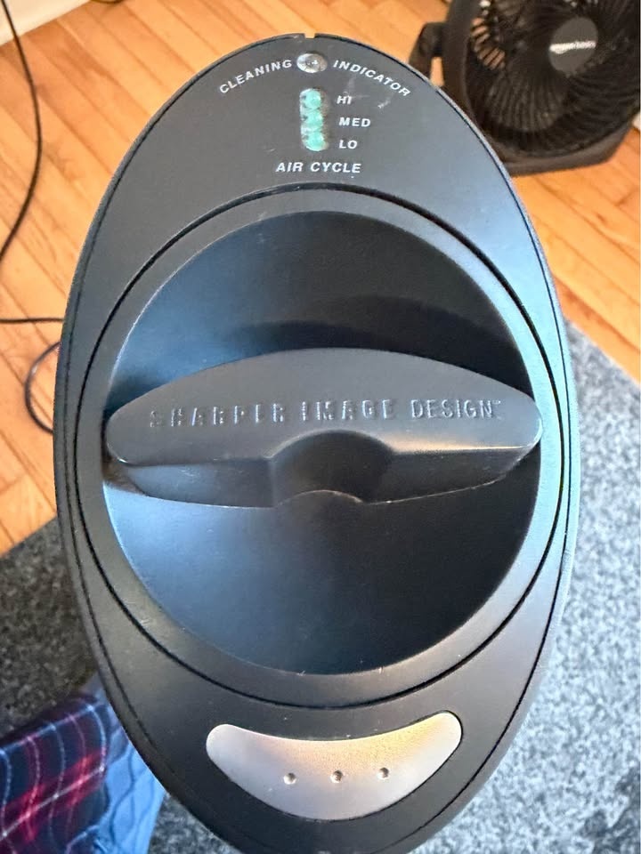Ionic Breeze Quadra Silent Air Purifier – Works Perfectly - photo 4