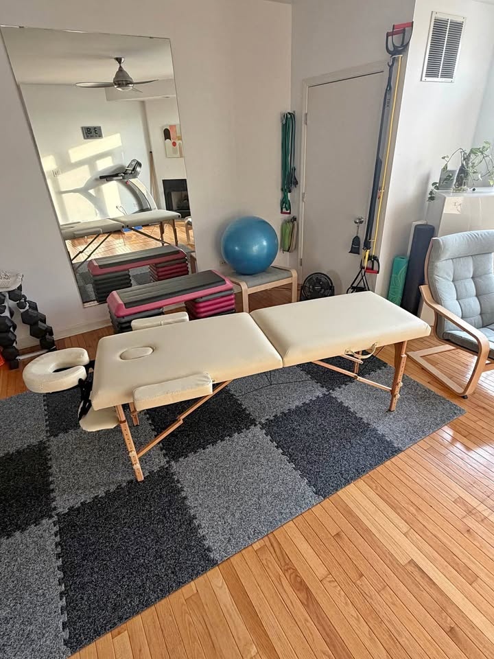 Portable Massage Table – 24” Cream – Adjustable – Excellent Cond