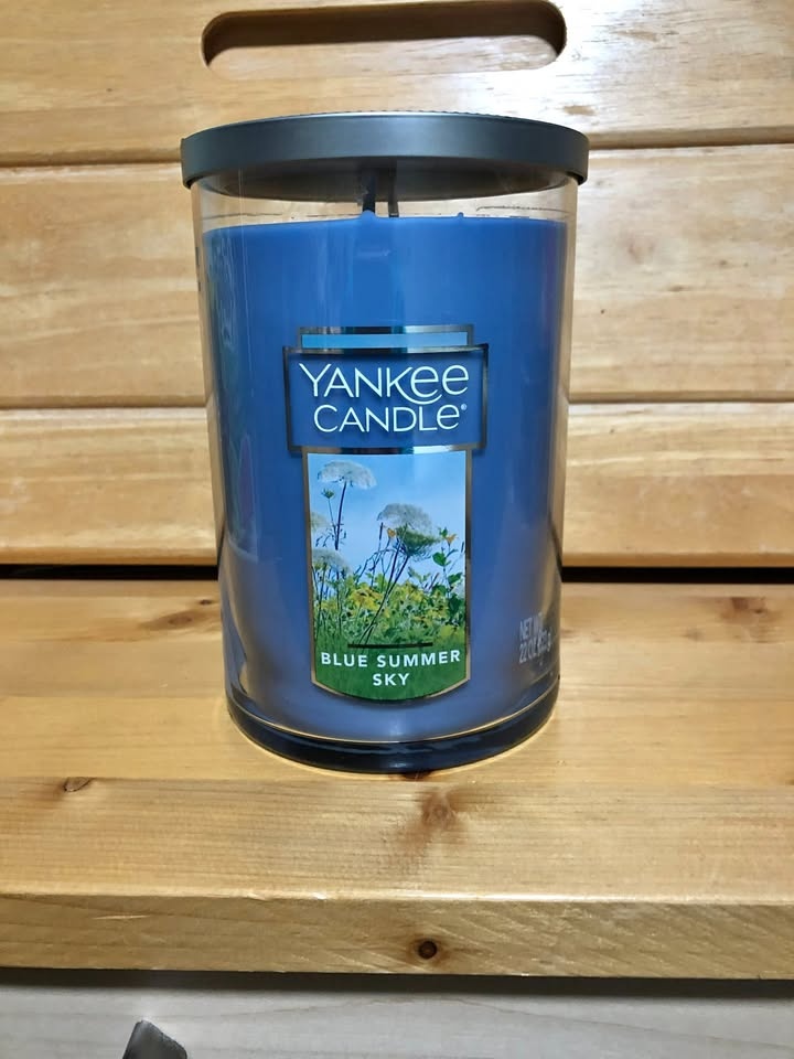 Yankee Candle Blue Summer Sky Large Tumbler Candle