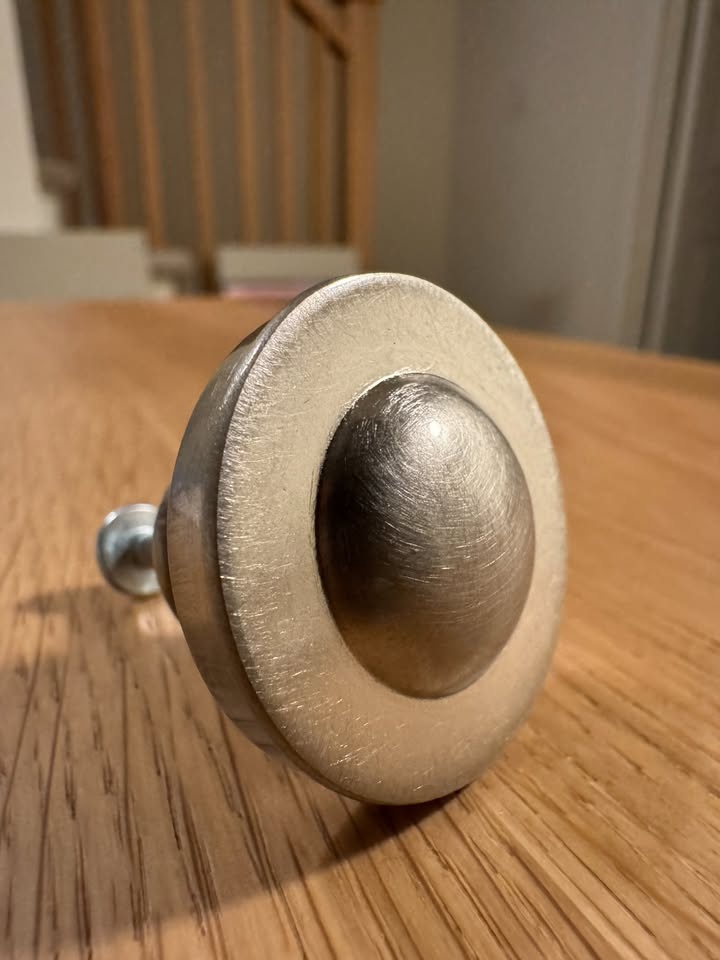 22 x Cabinet Round Knob Pulls - Brushed Satin Nickel - $15 - photo 4
