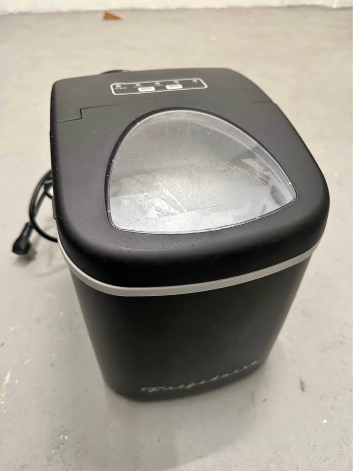 Frigidaire Countertop Ice Maker