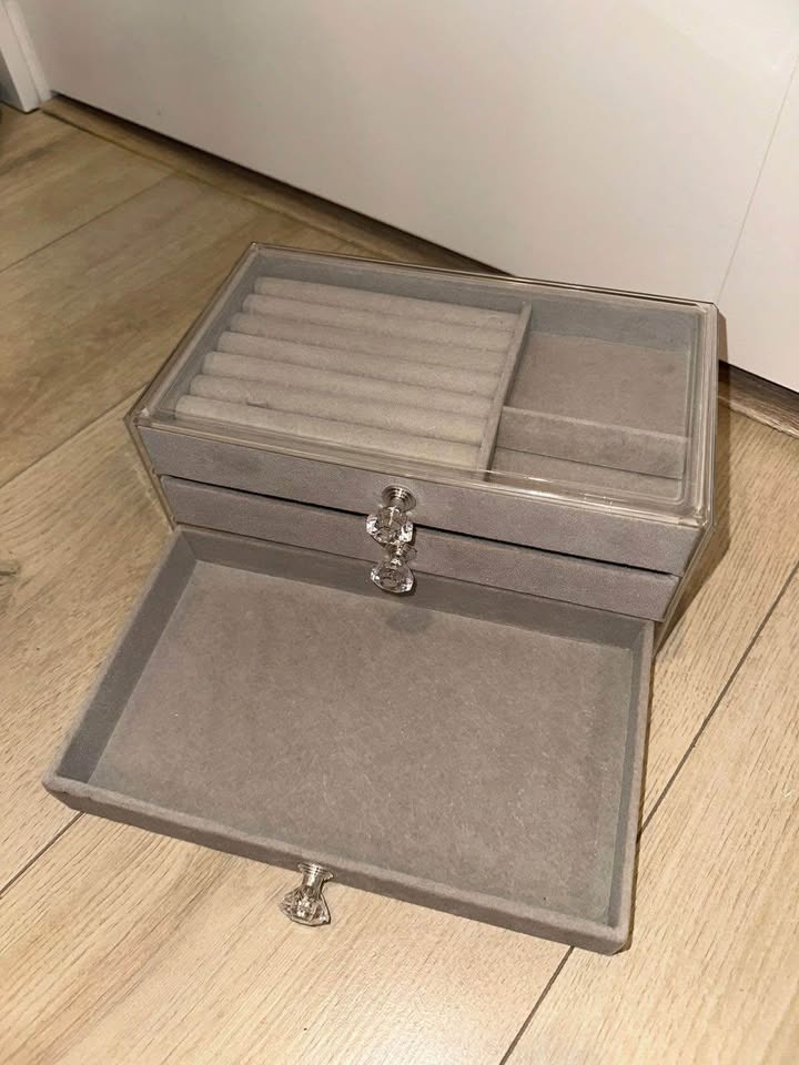 Jewelry Drawers - photo 4