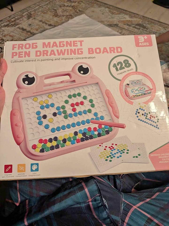 Toddler Toys Brand New Frog Magnet Pen Drawing Board
