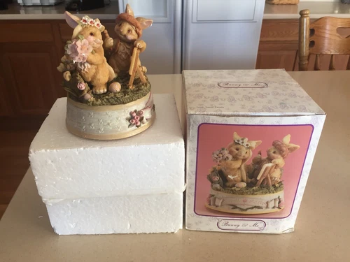 Brand New Bunny & Me 1993 Collectible Easter Bunnies Music Box